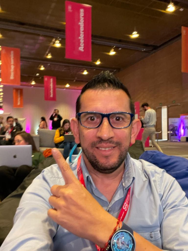 Jorge Hugo en expo empresarial